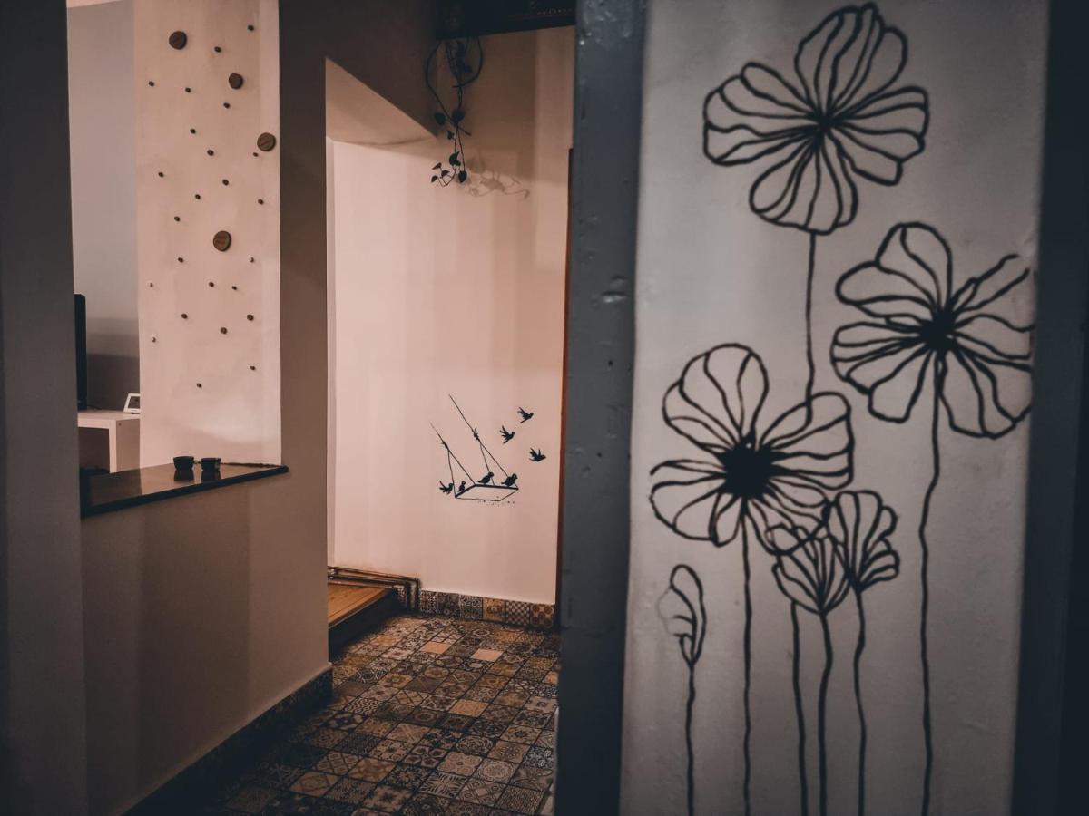 Home Central Apartment Brasov Luaran gambar