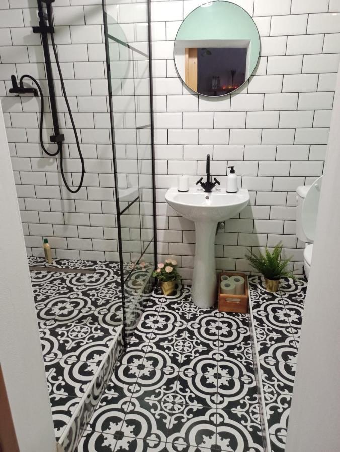Home Central Apartment Brasov Luaran gambar