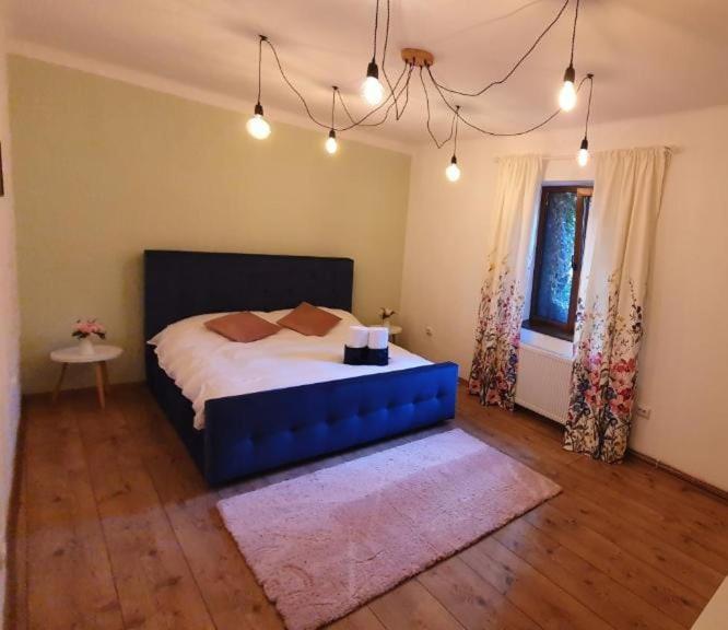 Home Central Apartment Brasov Luaran gambar